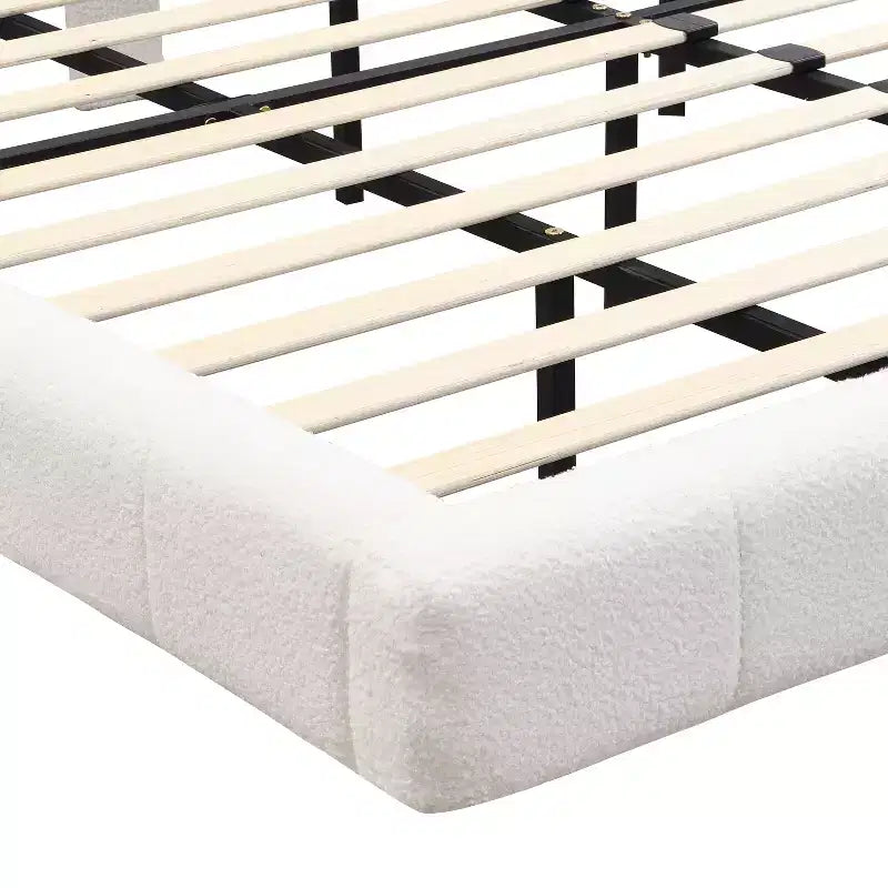 Letto imbottito in Bouclé bianco con piattaforma e testiera a LED – Queen/King, 1–2 persone