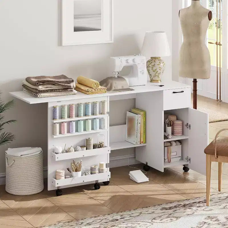 Tavolo da cucito pieghevole marrone/bianco, postazione artigianale monoposto con contenitore e ruote bloccabili