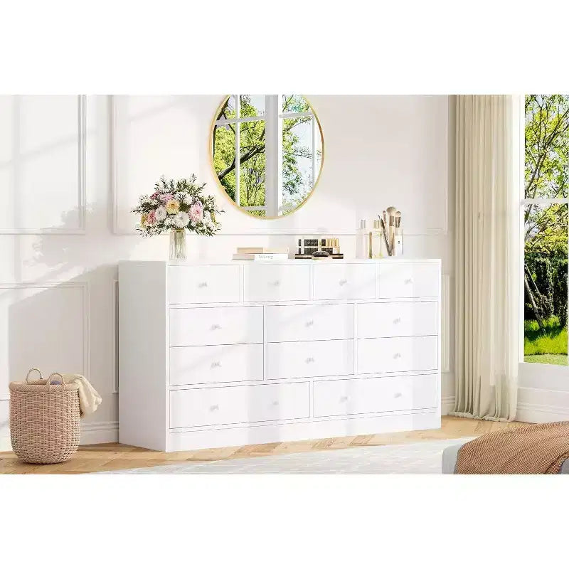 Comò a 12 cassetti largo con prese di corrente – Marrone scuro / Grigio chiaro / Bianco