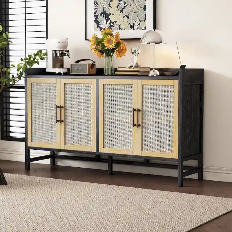Credenza rustica con ante decorative in rattan