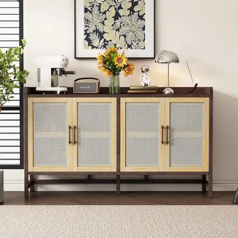 Credenza rustica con ante decorative in rattan