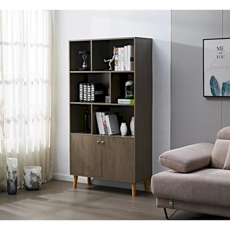 Bücherregal mit Türen