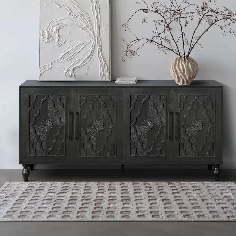 Grand meuble de rangement avec porte à fleurs sculptées et poignée métallique, idéal pour le salon, la cuisine et l'entrée